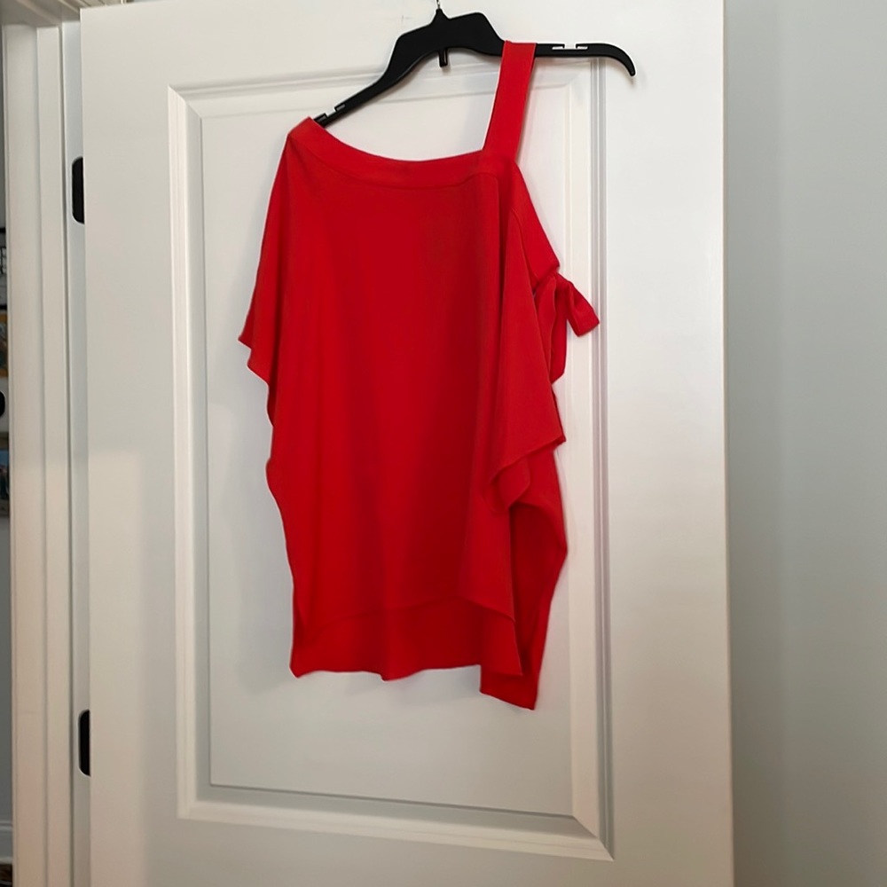 Reddish one shoulder top